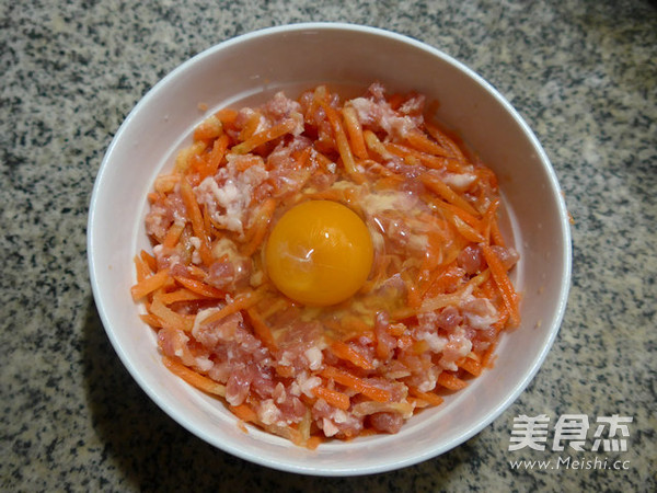 <a href=/shicai/rouqin/JiDan/index.html target=_blank><u>鸡蛋</u></a><a href=/shicai/shucai/HuLuoBo/index.html target=_blank><u>胡<a href=/shicai/shucai/LuoBo/index.html target=_blank><u>萝卜</u></a></u></a>蒸肉末的做法