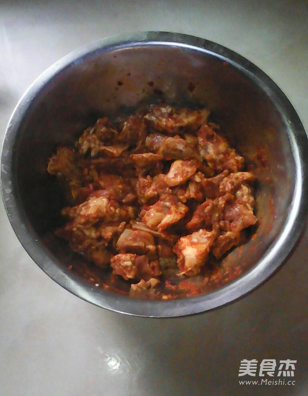 <a href=/shicai/rouqin/YangRou/index.html target=_blank><u>羊肉</u></a>笼笼的做法