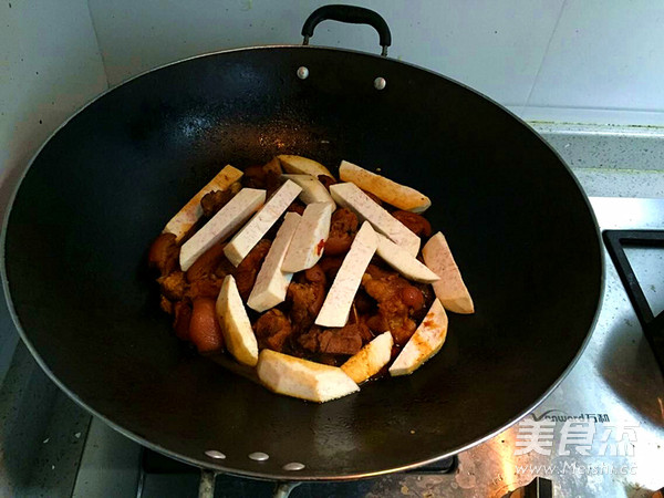 斓曦五香辣猪手的做法