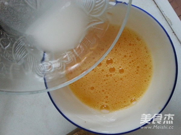 炸<a href=/shicai/shucai/FoShou/index.html target=_blank><u>佛手</u></a>的做法