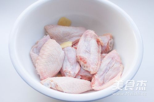 #苏泊尔#盐焗<a href=/shicai/rouqin/JiChi/index.html target=_blank><u>鸡翅</u></a>的做法