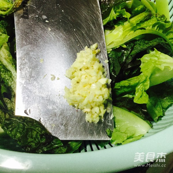 肉片炒<a href=/shicai/shucai/WoSun/index.html target=_blank><u>莴笋</u></a>叶的做法