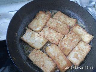 煎闷<a href=/shicai/mimian/DouFu/index.html target=_blank><u>豆腐</u></a>
