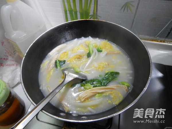 <a href=/shicai/shucai/BaiCai/index.html target=_blank><u>白菜</u></a><a href=/shicai/mimian/FuZhu/index.html target=_blank><u>腐竹</u></a><a href=/shicai/mimian/NianGao/index.html target=_blank><u>年糕</u></a>的做法