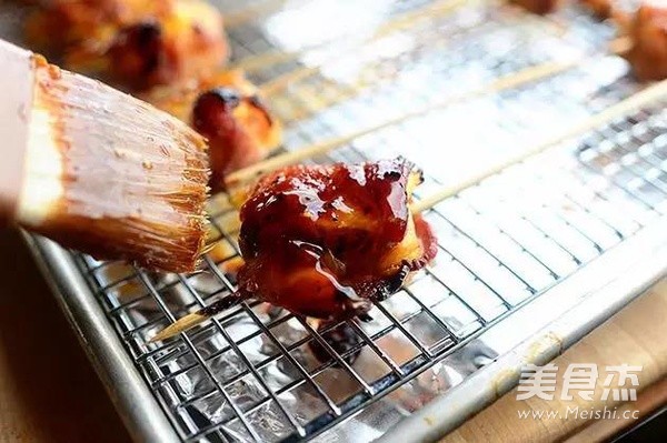 <a href=/shicai/guopin/BoLuo/index.html target=_blank><u>菠萝</u></a>虾肉<a href=/shicai/rouqin/PeiGen/index.html target=_blank><u>培根</u></a>串的做法