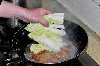 鸡汤虎皮芋儿<a href=/shicai/shucai/BaiCai/index.html target=_blank><u>白菜</u></a>步骤9