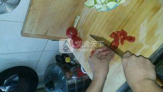 <a href=/shicai/shucai/XiHongShi/index.html target=_blank><u>西红柿</u></a>炒<a href=/shicai/rouqin/JiDan/index.html target=_blank><u>鸡蛋</u></a>