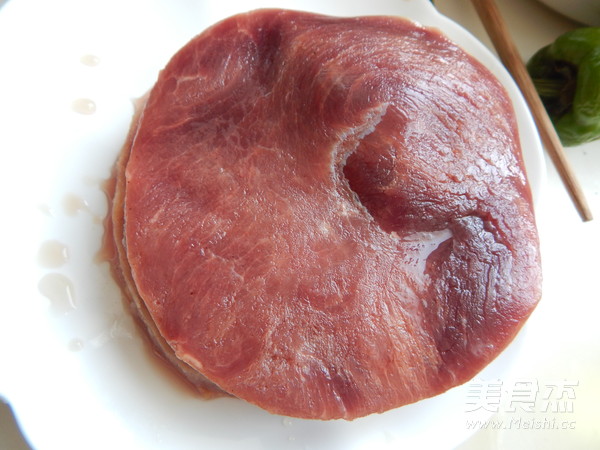 黑椒<a href=/shicai/rouqin/NiuPai/index.html target=_blank><u>牛排</u></a>的做法