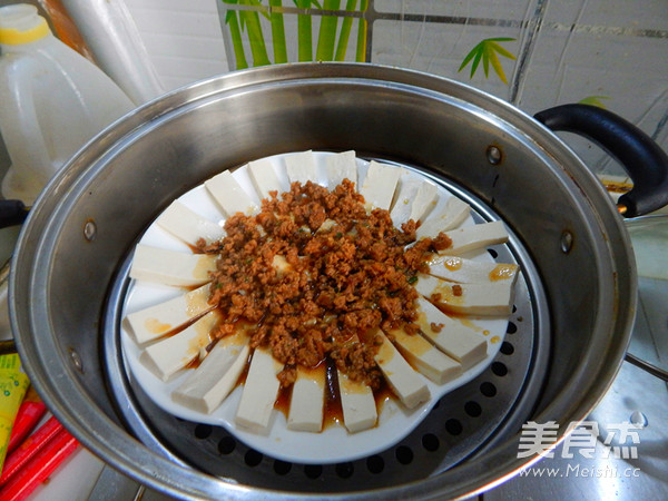 肉末蒸<a href=/shicai/mimian/DouFu/index.html target=_blank><u>豆腐</u></a>的做法