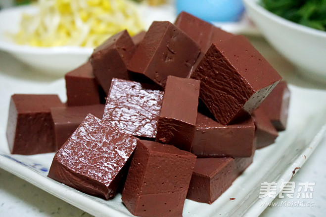 营养的时蔬炒<a href=/shicai/rouqin/YaXie/index.html target=_blank><u>鸭<a href=/shicai/rouqin/Xue/index.html target=_blank><u>血</u></a></u></a>的做法