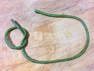 <a href=/shicai/shucai/JiangDou/index.html target=_blank><u>豇豆</u></a>镶嵌珍珠丸