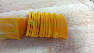 蜜汁<a href=/shicai/shucai/BaiHe/index.html target=_blank><u>百合</u></a><a href=/shicai/shucai/NanGua/index.html target=_blank><u>南瓜</u></a>