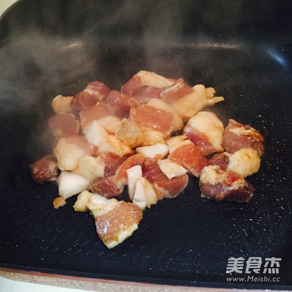 <a href=/shicai/rouqin/ZhuRou/index.html target=_blank><u>猪肉</u></a>焖<a href=/shicai/shucai/LianOu/index.html target=_blank><u>莲<a href=/shicai/shucai/Ou/index.html target=_blank><u>藕</u></a></u></a>的做法