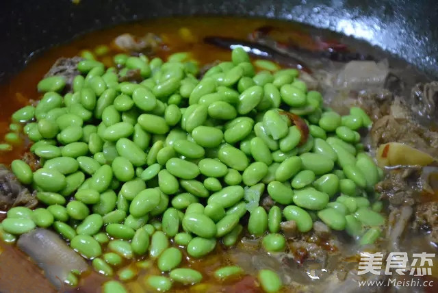 <a href=/shicai/mimian/QingDou/index.html target=_blank><u>青豆</u></a>烧鸭家常做法的做法