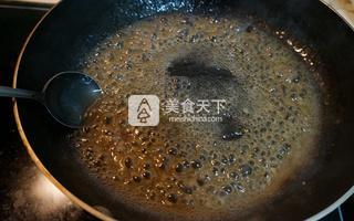 微波炉版<a href=/shicai/shucai/KouMo/index.html target=_blank><u>口蘑</u></a>酿肉