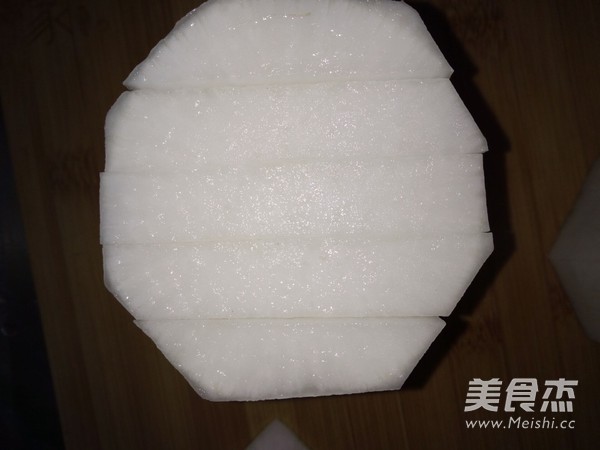 泡<a href=/shicai/shucai/LuoBo/index.html target=_blank><u>萝卜</u></a>（两吃）的做法