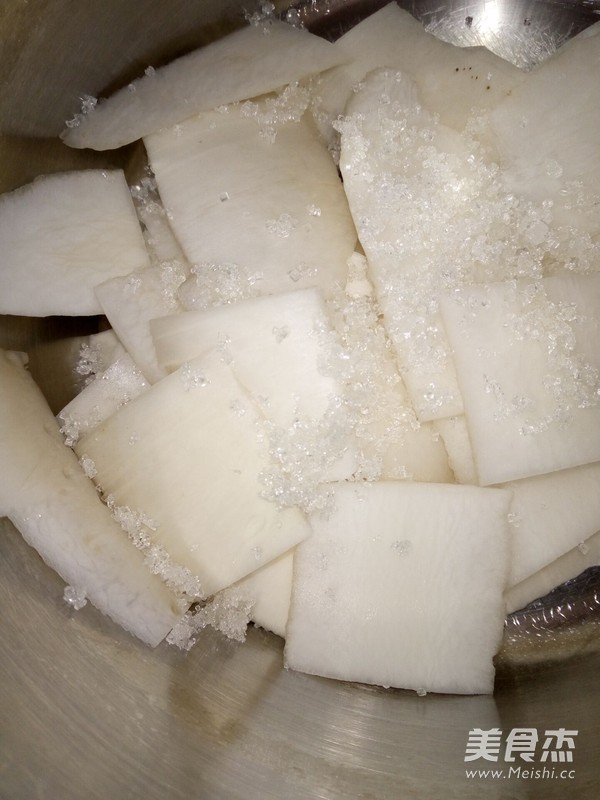 泡<a href=/shicai/shucai/LuoBo/index.html target=_blank><u>萝卜</u></a>（两吃）的做法