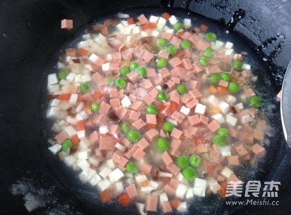 滑蛋<a href=/shicai/mimian/DouFu/index.html target=_blank><u>豆腐</u></a>的做法