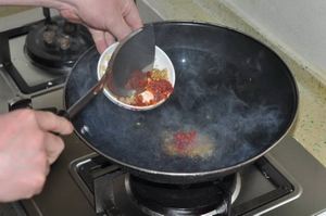 鱼香碎滑肉步骤2