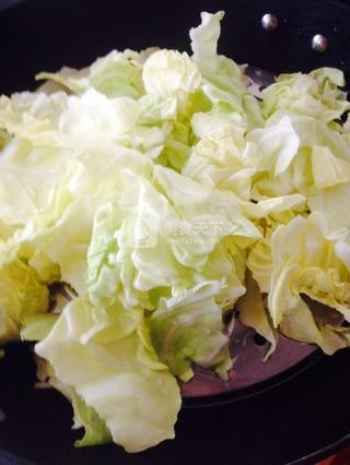 酱爆<a href=/shicai/shucai/YuanBaiCai/index.html target=_blank><u>圆<a href=/shicai/shucai/BaiCai/index.html target=_blank><u>白菜</u></a></u></a>