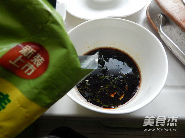 酸辣鸡三角骨的做法