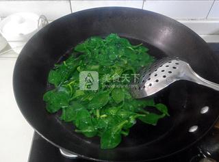 蒜蓉田七<a href=/shicai/shucai/MuEr/index.html target=_blank><u>木耳</u></a>