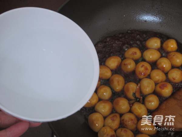 红烧<a href=/shicai/rouqin/AnChun/index.html target=_blank><u>鹌鹑</u></a>蛋的做法