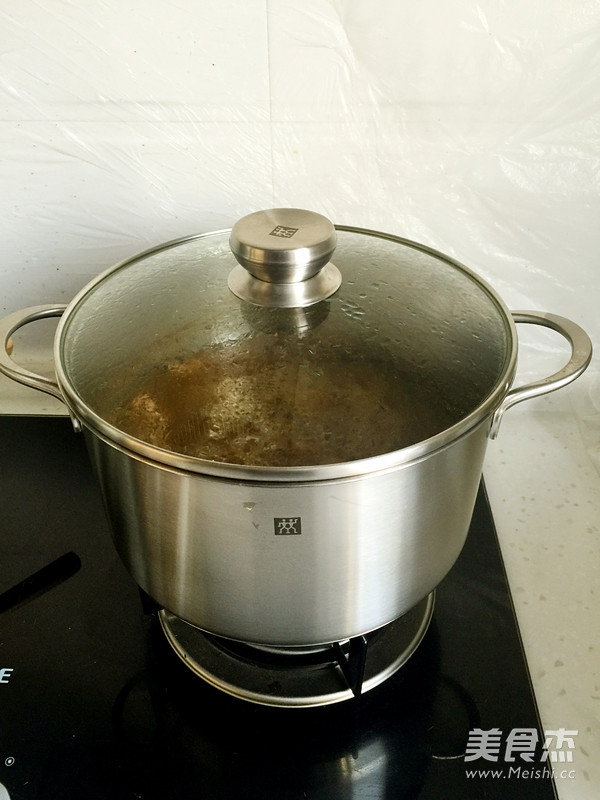 自制美味<a href=/shicai/rouqin/NiuRou/index.html target=_blank><u>牛肉</u></a>干的做法