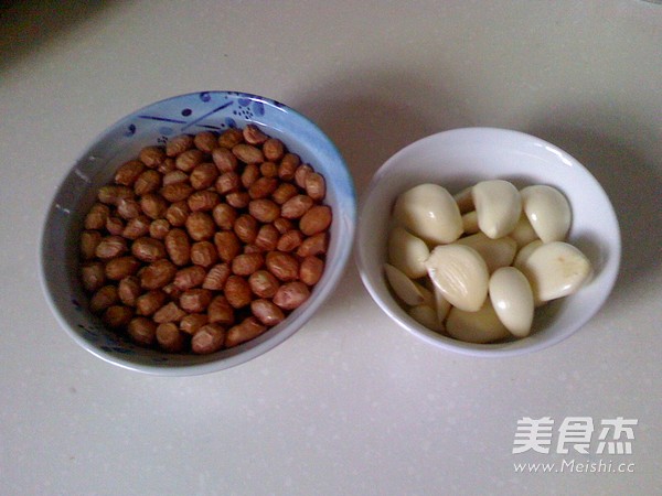 #六月鲜#南乳<a href=/shicai/guopin/HuaSheng/index.html target=_blank><u>花生</u></a>焖<a href=/shicai/rouqin/ZhuTi/index.html target=_blank><u>猪蹄</u></a>的做法