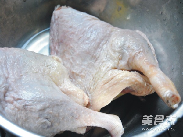 香卤<a href=/shicai/rouqin/YaTui/index.html target=_blank><u>鸭腿</u></a>的做法