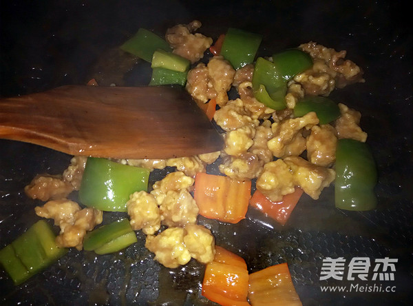 <a href=/shicai/shucai/QingJiao/index.html target=_blank><u>青椒</u></a><a href=/shicai/diaoweipin/Cu/index.html target=_blank><u>醋</u></a>溜肉的做法