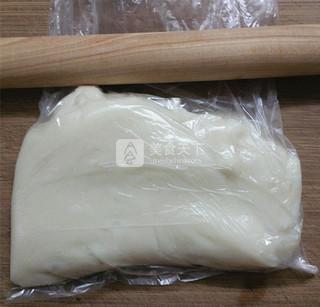 <a href=/shicai/guopin/CaoMei/index.html target=_blank><u>草莓</u></a>大福