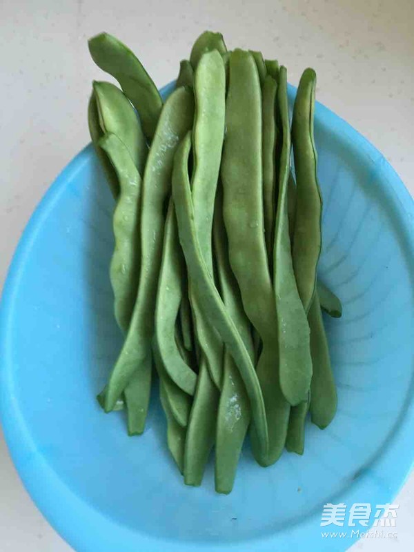 干煸<a href=/shicai/mimian/YunDou/index.html target=_blank><u>芸豆</u></a>的做法
