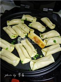 <a href=/shicai/shucai/BaiCai/index.html target=_blank><u>白菜</u></a><a href=/shicai/rouqin/ZhuRou/index.html target=_blank><u>猪肉</u></a>锅贴