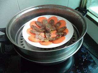 腊肠蒸红<a href=/shicai/shucai/LuoBo/index.html target=_blank><u>萝卜</u></a>
