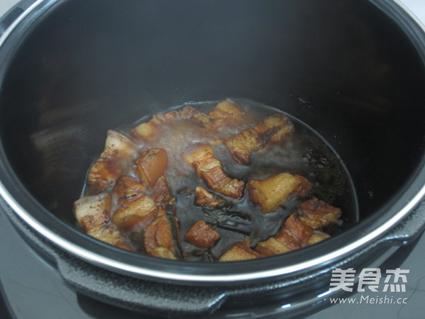 #苏泊尔#红烧<a href=/shicai/rouqin/WuHuaRou/index.html target=_blank><u>五花肉</u></a>的做法