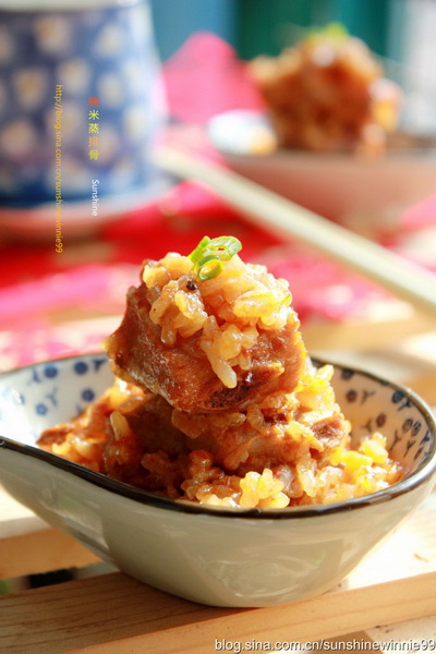 <a href=/shicai/mimian/NuoMi/index.html target=_blank><u>糯米</u></a>蒸<a href=/shicai/rouqin/PaiGu/index.html target=_blank><u>排骨</u></a>的做法