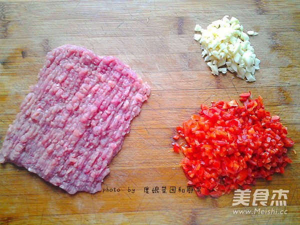 肉末蒸<a href=/shicai/shucai/DouJiao/index.html target=_blank><u>豆角</u></a>的做法