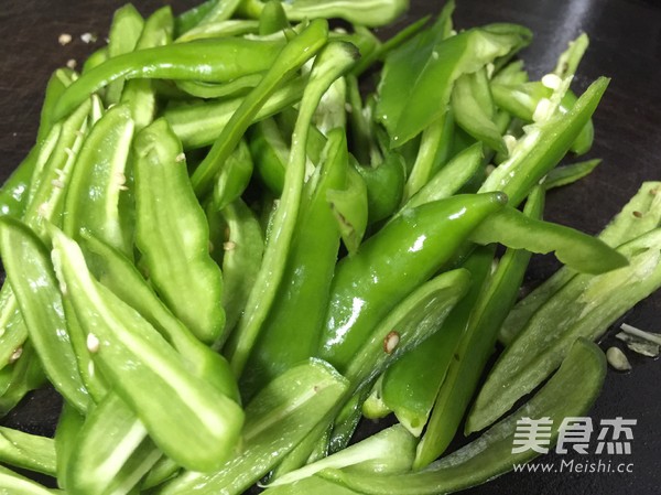 <a href=/shicai/shucai/LaJiao/index.html target=_blank><u>辣椒</u></a>红<a href=/shicai/shucai/LuoBo/index.html target=_blank><u>萝卜</u></a><a href=/shicai/rouqin/PaiGu/index.html target=_blank><u>排骨</u></a>的做法