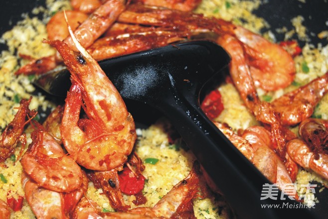 避风塘炒虾的做法