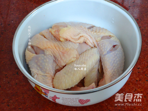 酱香<a href=/shicai/rouqin/JiTui/index.html target=_blank><u>鸡腿</u></a>(电饭锅版)的做法