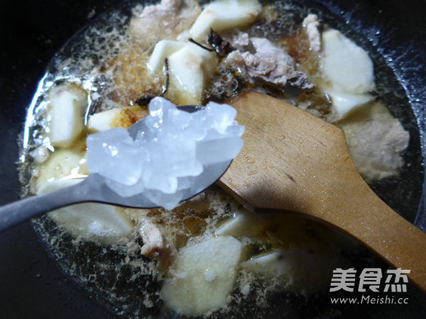 <a href=/shicai/shucai/ShanYao/index.html target=_blank><u>山药</u></a>烧大排的做法