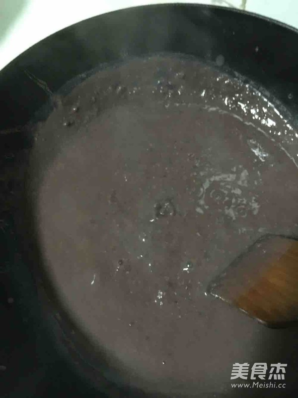 冰糖<a href=/shicai/mimian/HongDou/index.html target=_blank><u>红豆</u></a>沙的做法