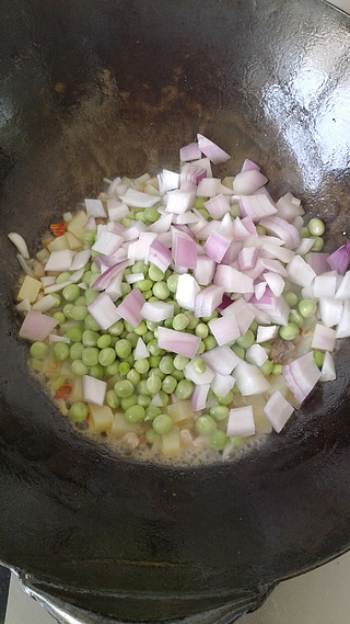 <a href=/shicai/shucai/WanDou/index.html target=_blank><u>豌豆</u></a>炒杂蔬