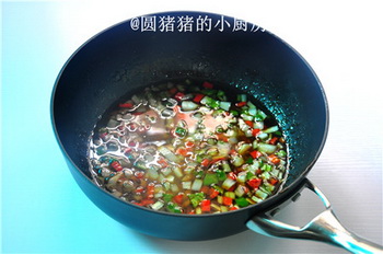 秘制香酥<a href=/shicai/shuichanpin/JiYu/index.html target=_blank><u>鲫鱼</u></a>步骤16