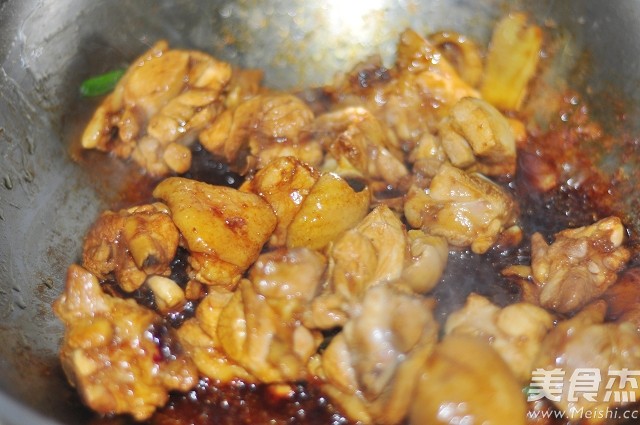 慈姑烧鸡的做法