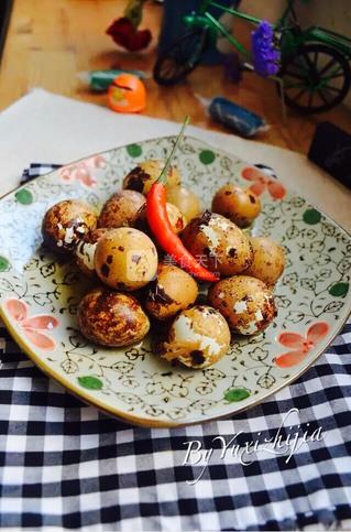 卤<a href=/shicai/rouqin/AnChun/index.html target=_blank><u>鹌鹑</u></a>蛋