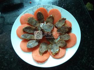 腊肠蒸红<a href=/shicai/shucai/LuoBo/index.html target=_blank><u>萝卜</u></a>