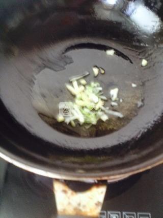 酱爆<a href=/shicai/shucai/YuanBaiCai/index.html target=_blank><u>圆<a href=/shicai/shucai/BaiCai/index.html target=_blank><u>白菜</u></a></u></a>