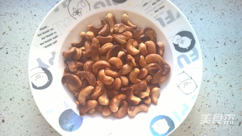 <a href=/shicai/shucai/WoSun/index.html target=_blank><u>莴笋</u></a><a href=/shicai/guopin/YaoGuo/index.html target=_blank><u>腰果</u></a><a href=/shicai/rouqin/NiuRou/index.html target=_blank><u>牛肉</u></a>丁的做法